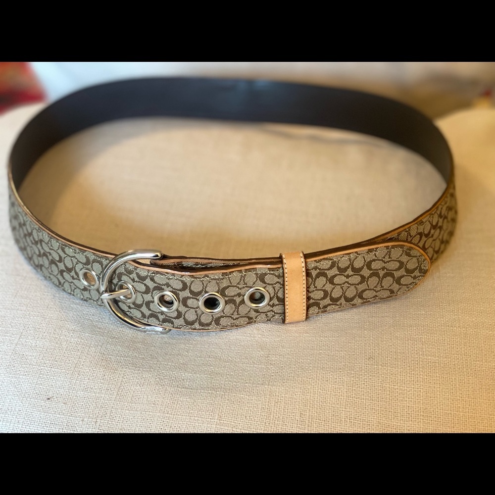 COACH Leather “C” belt-Tan with silver hardware